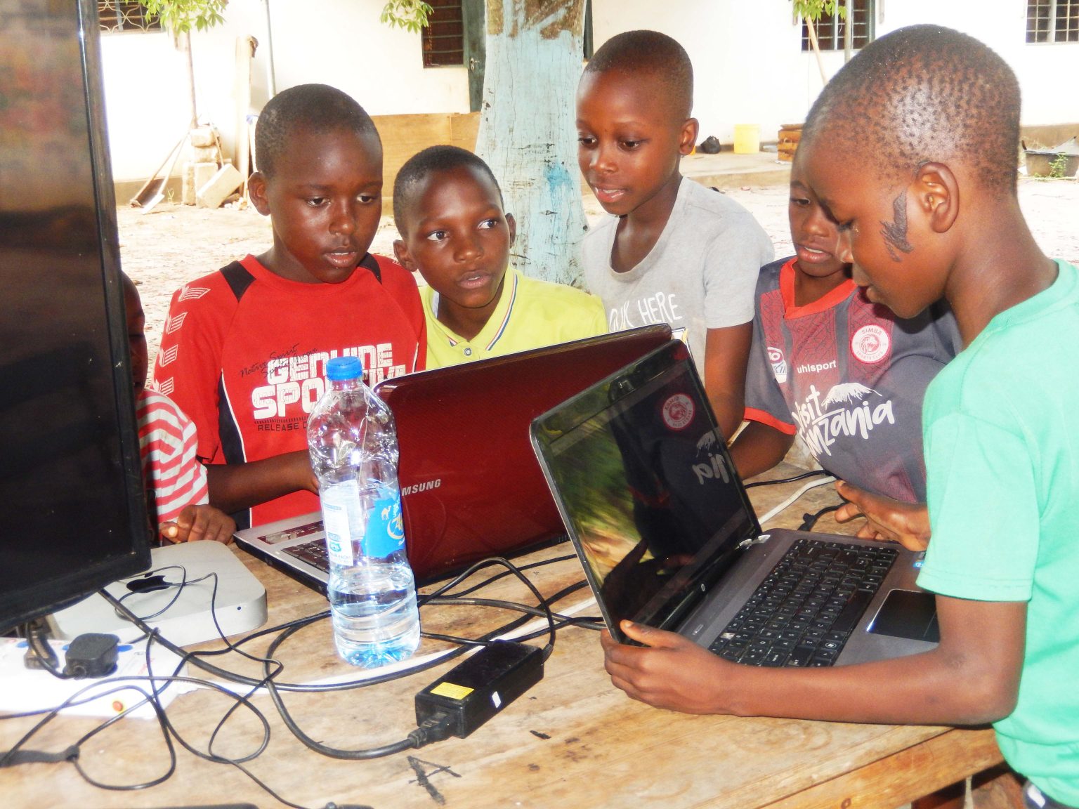 Kids-computer-class_1-1536x1152